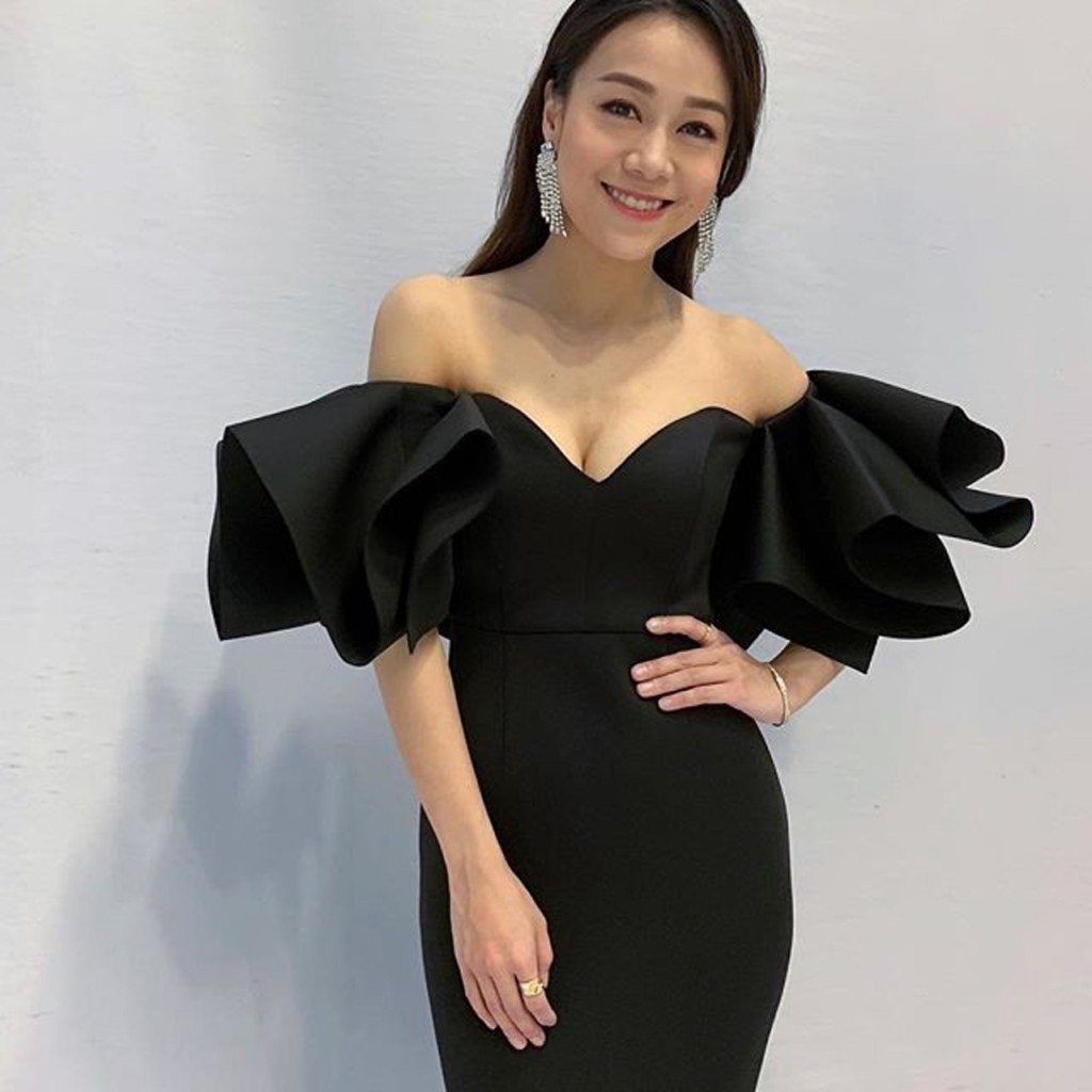 李思捷與黃心穎曾因拍攝《以和為貴》時與黃心穎傳出緋聞，女方曾被指到李思捷家短敍。